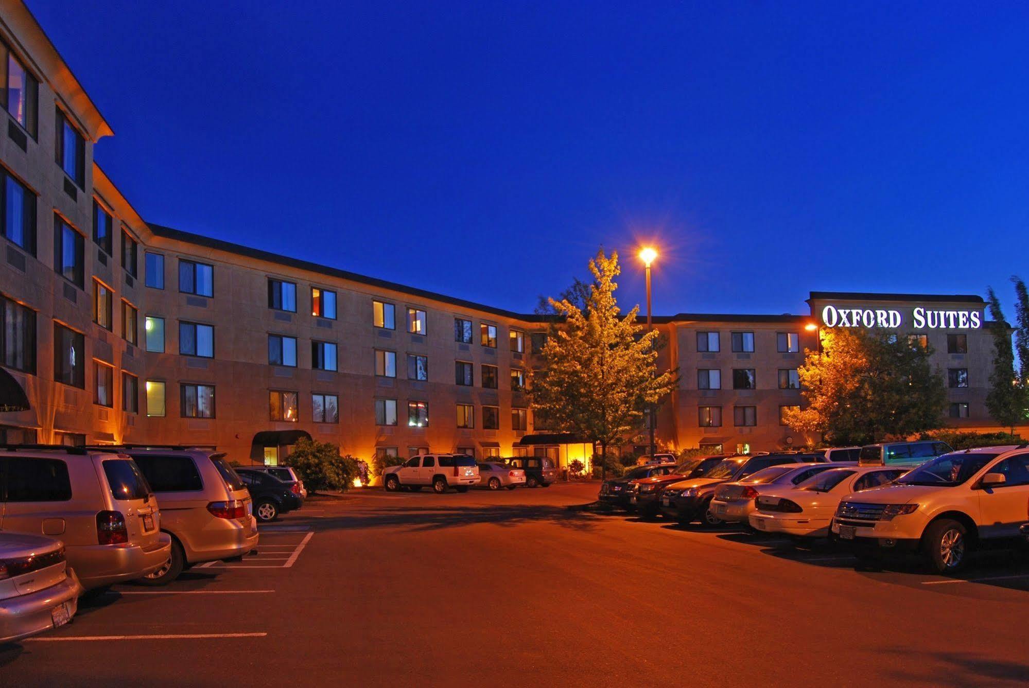Oxford Suites Portland - Jantzen Beach Exterior foto
